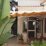 Сasa de vacaciones Casa El Montcel, A Unique With Roofterrace And Shared Pool